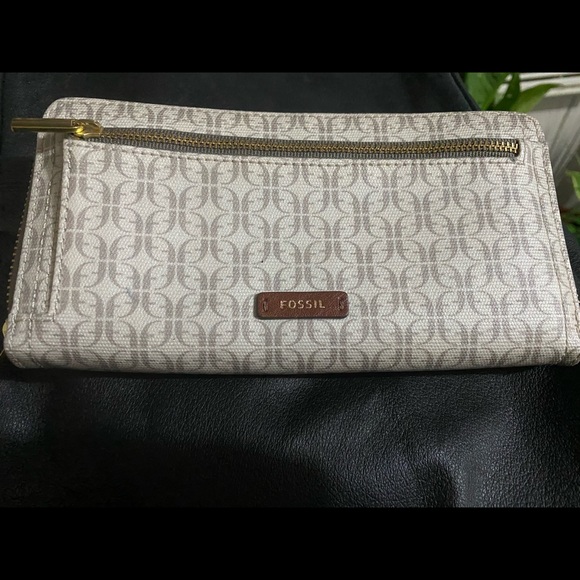 Fossil wallet - Picture 1 of 7